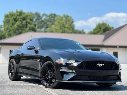 Used 2018 Ford Mustang GT Premium RWD image 3