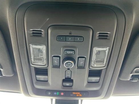 Used 2021 GMC Yukon SLT w/ SLT Premium Package image 41