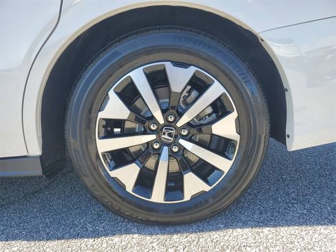 Used 2025 Honda Odyssey EX-L image 11