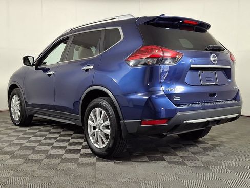 Used 2017 Nissan Rogue SV AWD/4WD image 7