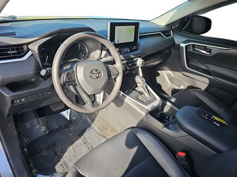 Used 2023 Toyota RAV4 XLE Premium FWD image 16