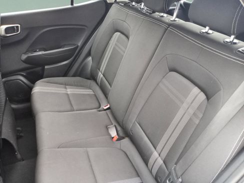 Used 2022 Hyundai Venue SEL w/ Cargo Package image 26