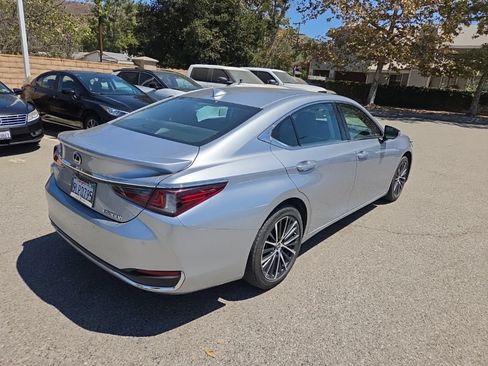 Used 2024 Lexus ES 300h w/ Premium Package FWD image 5