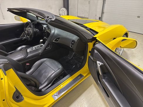 Used 2014 Chevrolet Corvette Stingray Convertible w/ 2LT Preferred Equipment Group image 35