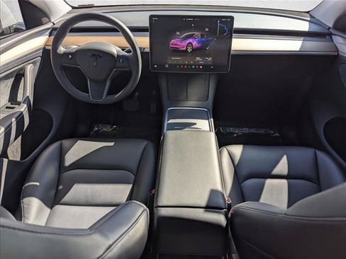 Used 2024 Tesla Model Y Long Range AWD/4WD image 18