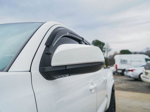 Used 2016 Toyota Tacoma SR5 image 32