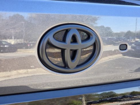 Certified 2024 Toyota Sequoia Platinum image 33