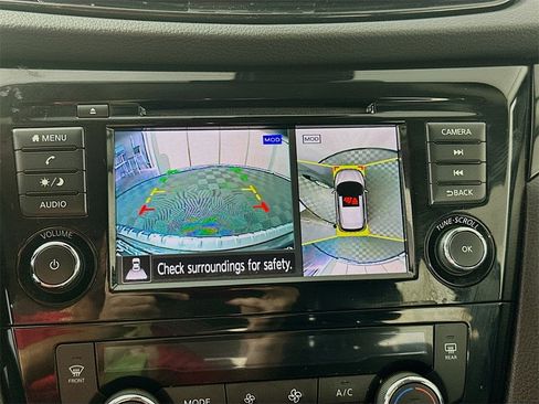 Used 2021 Nissan Rogue Sport SV w/ Technology Package image 13