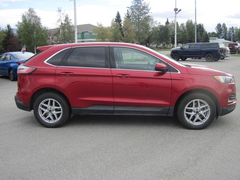 Used 2024 Ford Edge SEL image 4