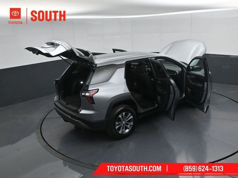 Used 2025 Chevrolet Equinox LT AWD/4WD image 52