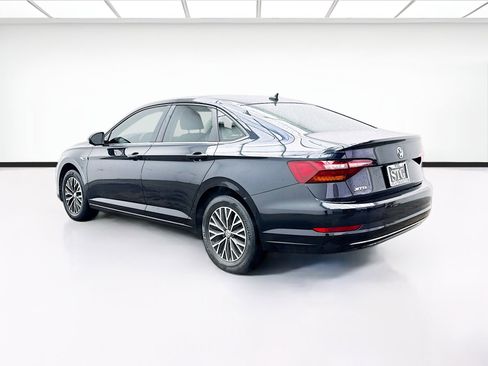 Used 2019 Volkswagen Jetta SEL w/ Cold Weather Package image 6
