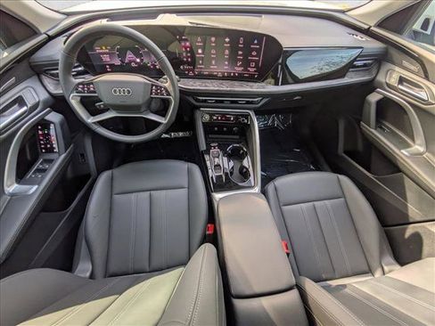 New 2025 Audi Q5 Premium Plus image 3