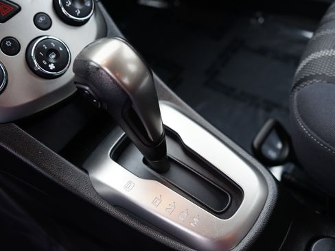 Used 2015 Chevrolet Sonic LT image 23