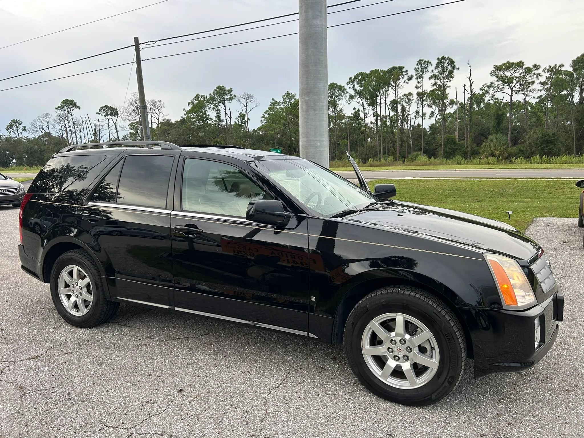 Used 2008 Cadillac SRX AWD w/ Utility Package image 5