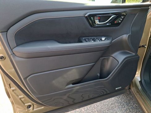 New 2025 Subaru Forester Touring w/ Popular Package - Touring image 10