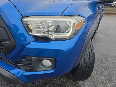 Used 2017 Toyota Tacoma TRD Off-Road w/ Tow Package image 32