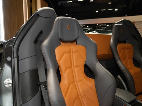 Used 2018 Ferrari 488 Spider RWD image 21