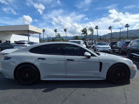 Used 2019 Porsche Panamera GTS image 9