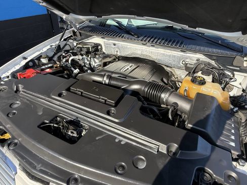 Used 2015 Lincoln Navigator 4WD image 25