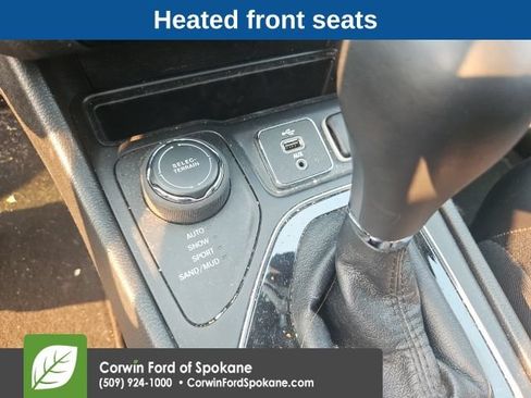 Used 2019 Jeep Cherokee Limited w/ Technology Group AWD/4WD image 14