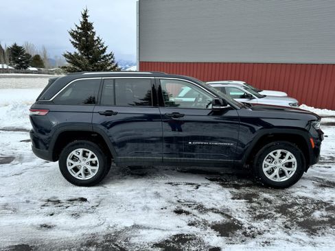 New 2023 Jeep Grand Cherokee Limited w/ Luxury Tech Group II image 6
