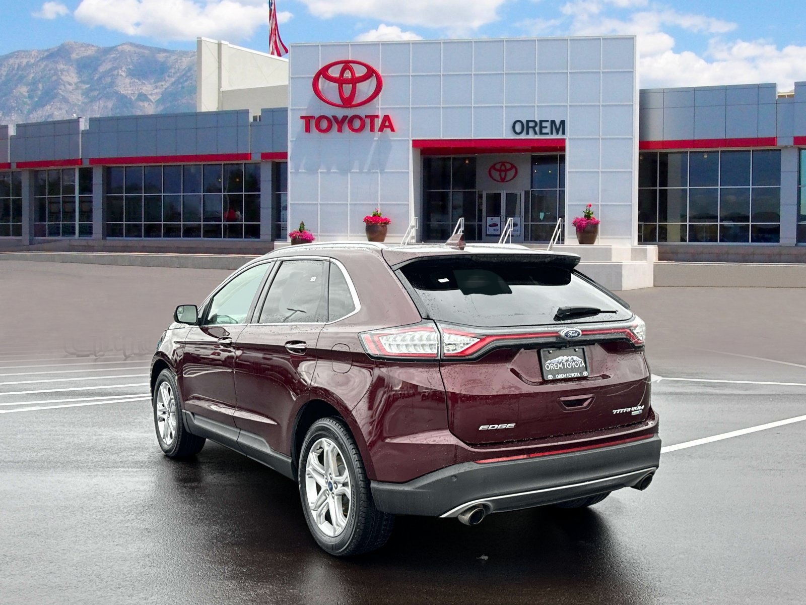 Used 2018 Ford Edge Titanium w/ Technology Package AWD/4WD image 6