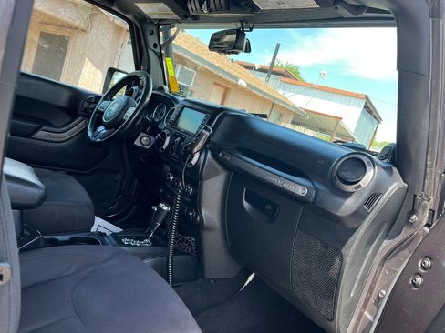 Used 2014 Jeep Wrangler Unlimited Sport w/ Quick Order Package 24S AWD/4WD image 32