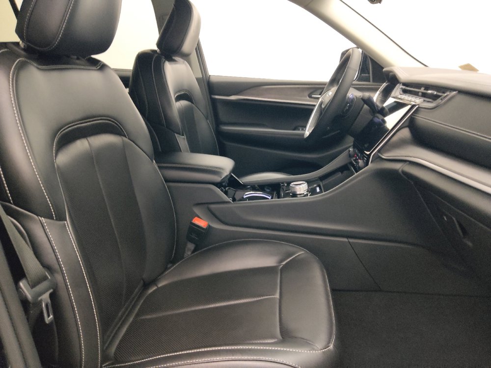 Used 2023 Jeep Grand Cherokee L Limited w/ Luxury Tech Group II RWD image 21