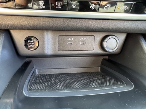 Used 2024 Nissan Rogue SV image 38