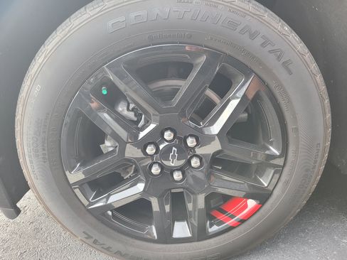 Used 2023 Chevrolet Traverse Premier w/ Redline Edition FWD image 8