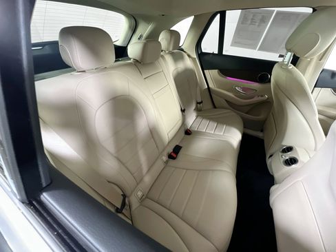 Used 2022 Mercedes-Benz GLC 300 4MATIC SUV image 26