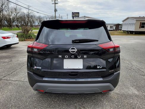 Used 2023 Nissan Rogue SV image 4
