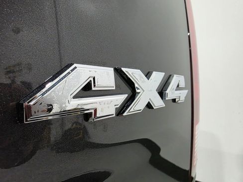 Used 2022 RAM 1500 Classic SLT image 36