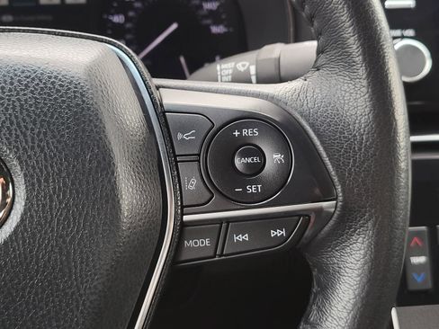 Used 2022 Toyota Avalon XLE image 26