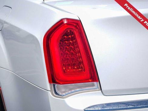 Used 2016 Chrysler 300 Limited RWD image 9
