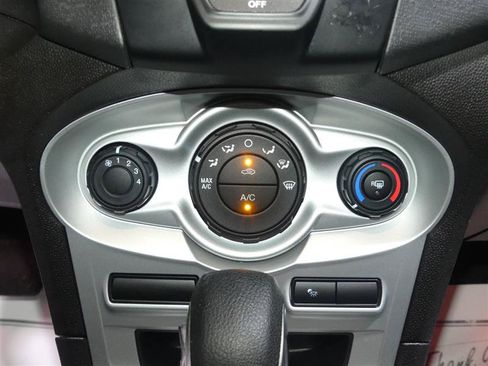 Used 2018 Ford Fiesta SE FWD image 37