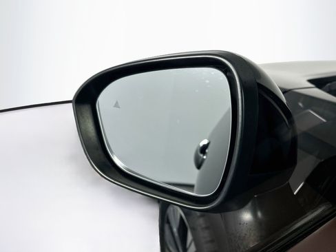 Used 2021 Nissan Rogue SV w/ Premium Package FWD image 16