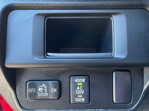 Used 2016 Toyota Tacoma Limited image 13