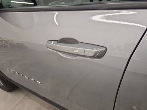 Used 2025 Chevrolet Equinox LT FWD image 18