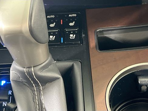 Used 2022 Lexus RX 450h AWD w/ Premium Package image 19