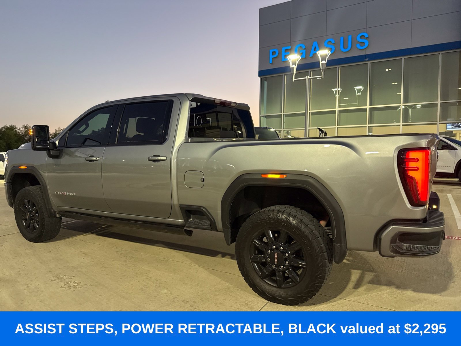 Used 2024 GMC Sierra 2500 AT4 w/ AT4 Premium Plus Package AWD/4WD image 3