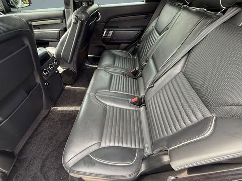 Used 2019 Land Rover Discovery HSE Luxury image 13