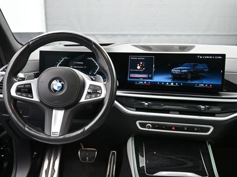 Used 2024 BMW X5 xDrive40i w/ M Sport Package AWD/4WD image 11