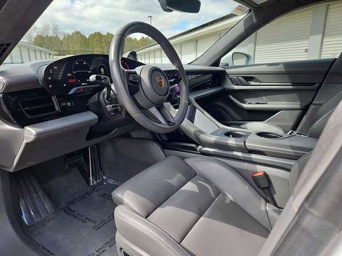 Certified 2022 Porsche Taycan GTS image 11