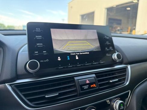 Used 2020 Honda Accord LX image 23