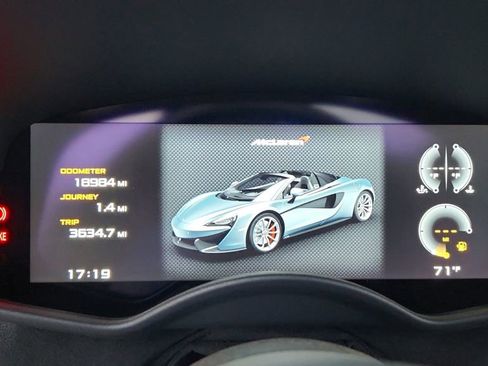 Used 2018 McLaren 570S Spider image 26