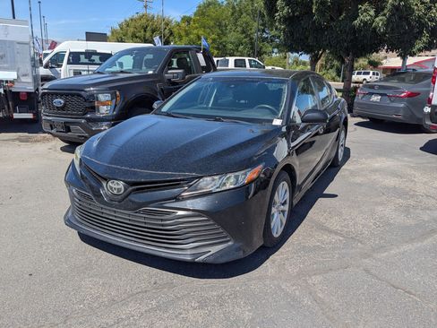 Used 2019 Toyota Camry LE FWD image 10