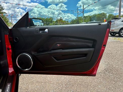 Used 2012 Ford Mustang GT Premium image 19