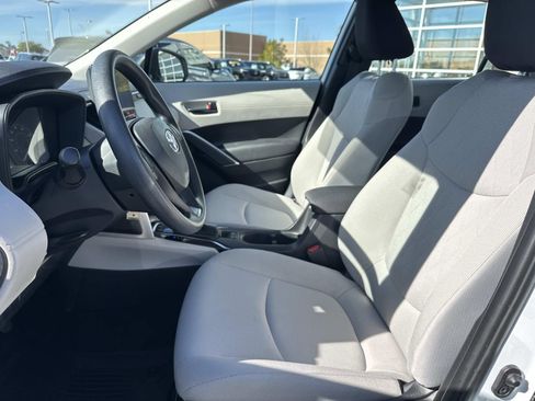 Used 2024 Toyota Corolla Cross L image 15