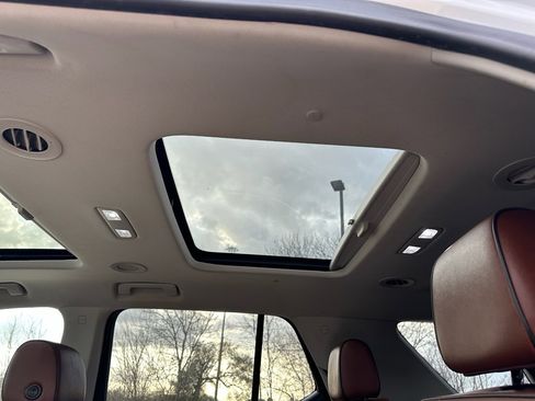 Used 2020 Chevrolet Traverse High Country image 27